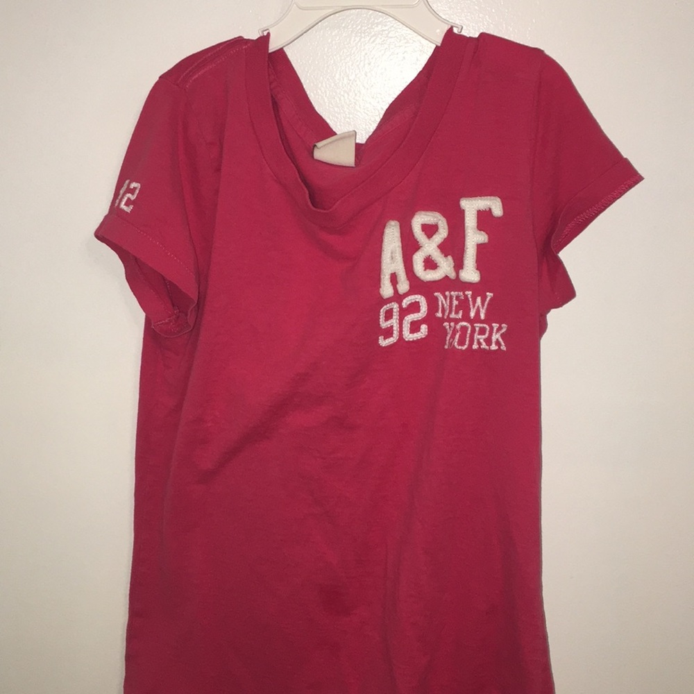 Pink Abercrombie and Fitch T-shirt